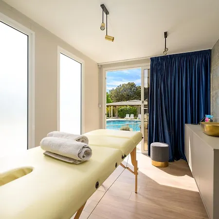 Tatil parkı Mobile Homes Peskera 4*