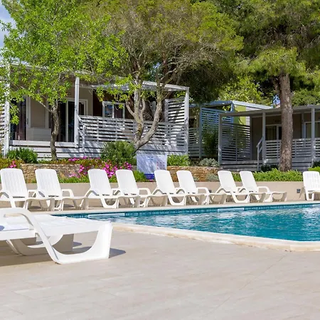 Tatil parkı Mobile Homes Peskera 4*
